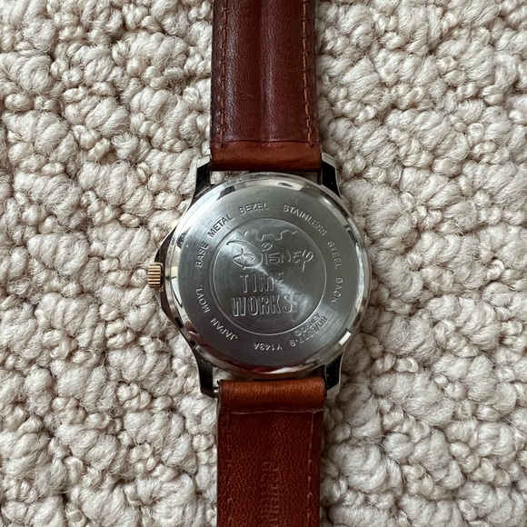 Mickey Mouse watch. - Picture 2 of 6